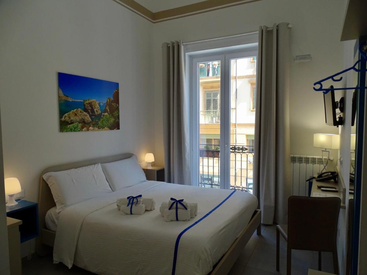 Le Quattro Stagioni - Rooms & Suites パレルモ エクステリア 写真