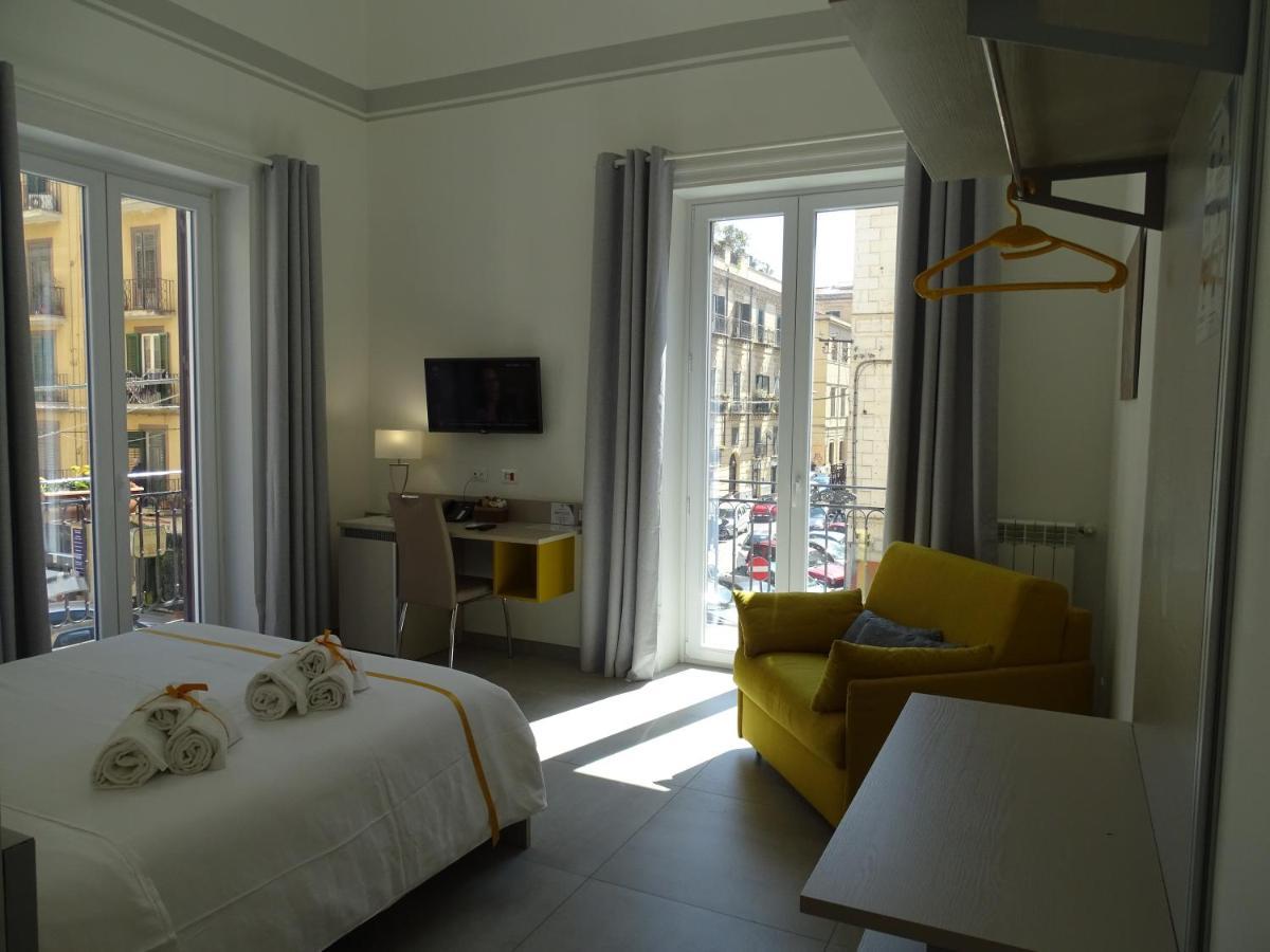 Le Quattro Stagioni - Rooms & Suites パレルモ エクステリア 写真